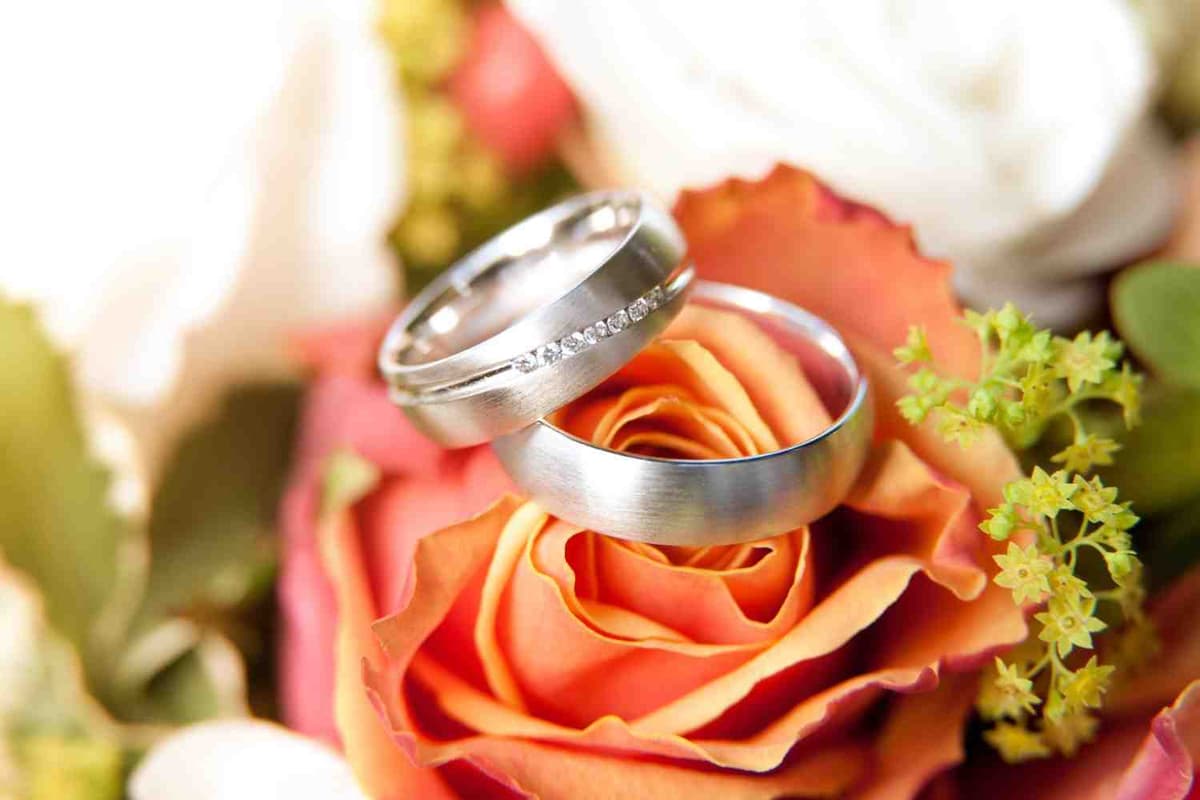 seo image for article about how getting married affects your credit score