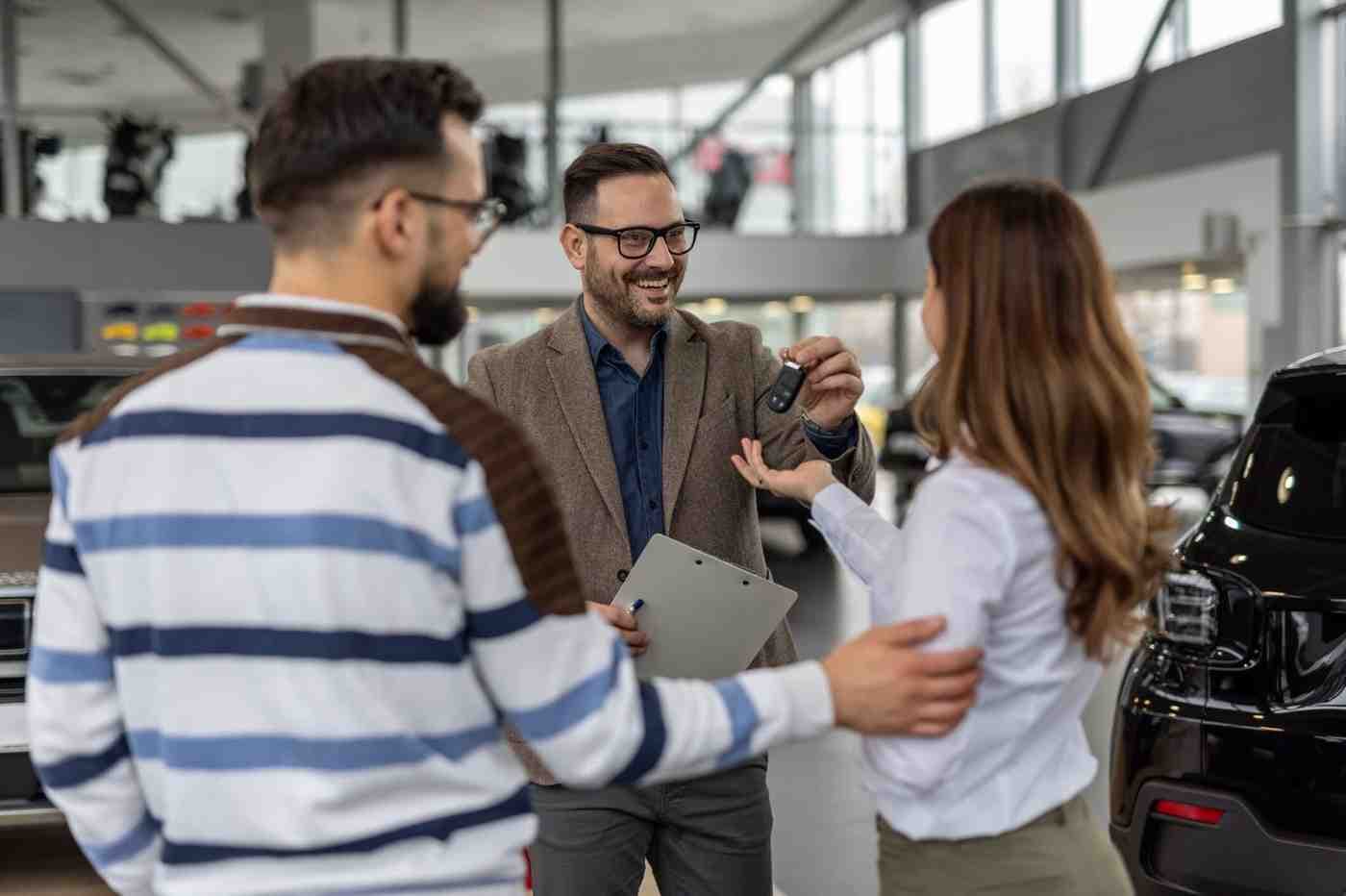 Comparing Auto Loan Interest Rates and Lenders: A Guide to Shopping Around